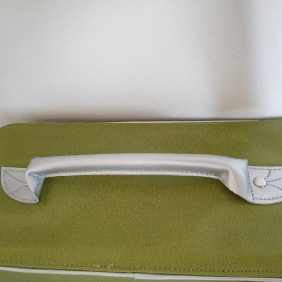 Tahitian Noni Olive Green Travel Bag - Picture 13 of 16